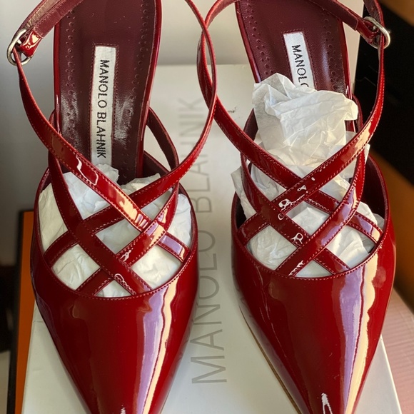MANOLO BLAHNIK Patent Strappy Pumps - Picture 6 of 7